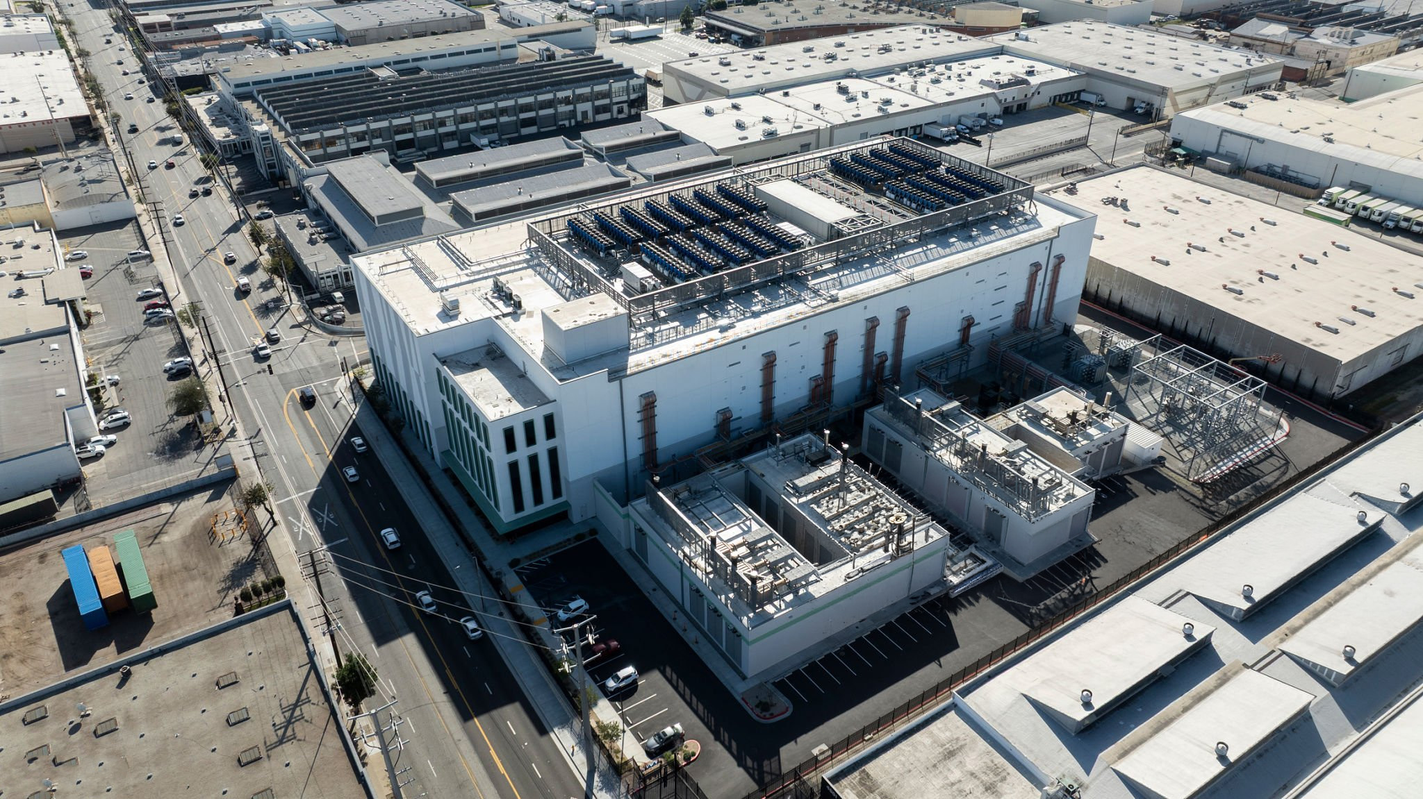 Expertos proponen cómo agilizar los más de 300 permisos que requiere instalar un data center en Chile